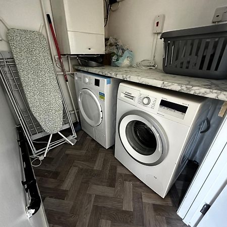 Kennedy Villa - 5 Bedroom House With Hot Tub, Wifi, Free Parkings, Close To Bicester Village Extérieur photo