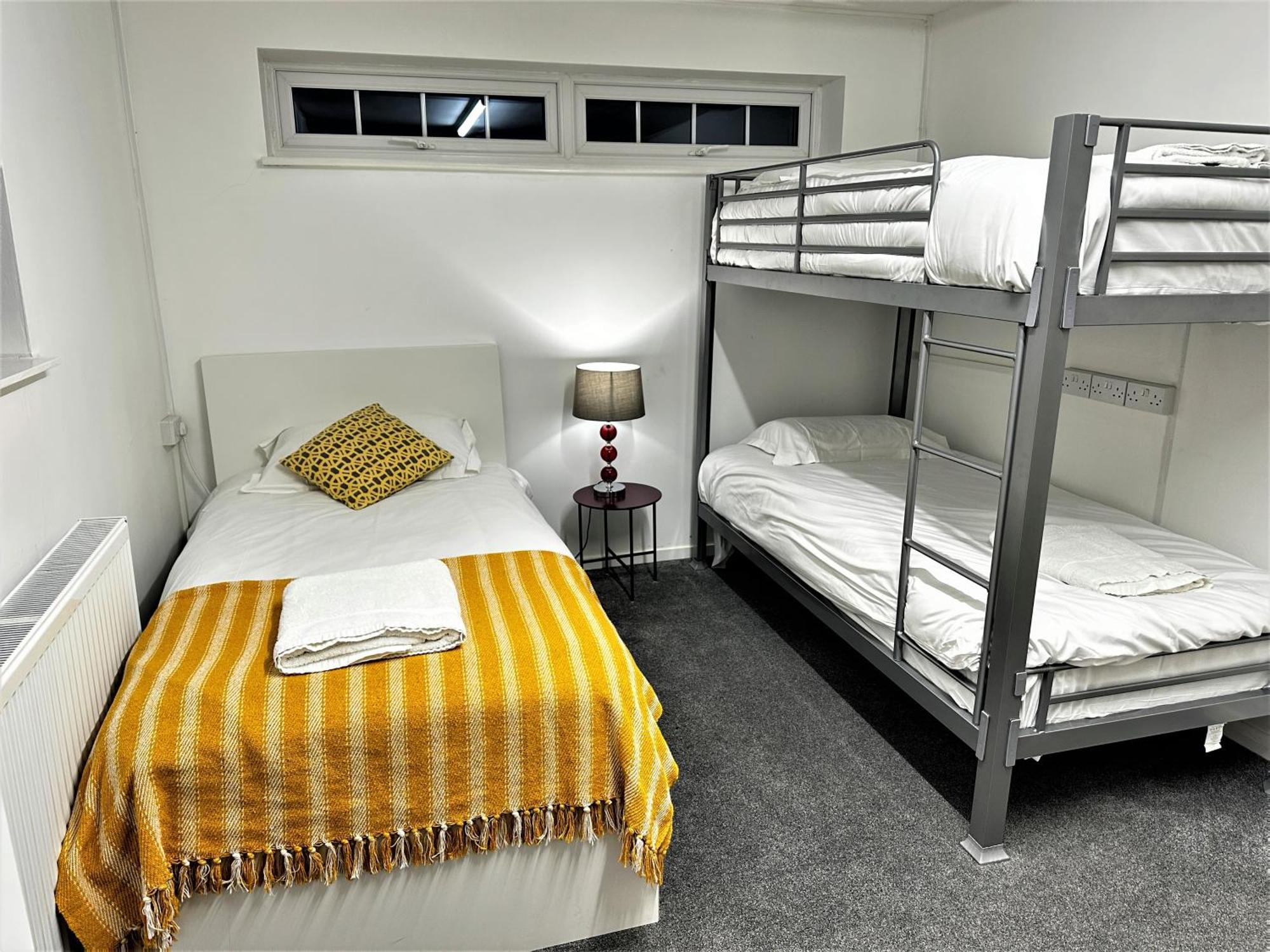 Kennedy Villa - 5 Bedroom House With Hot Tub, Wifi, Free Parkings, Close To Bicester Village Extérieur photo