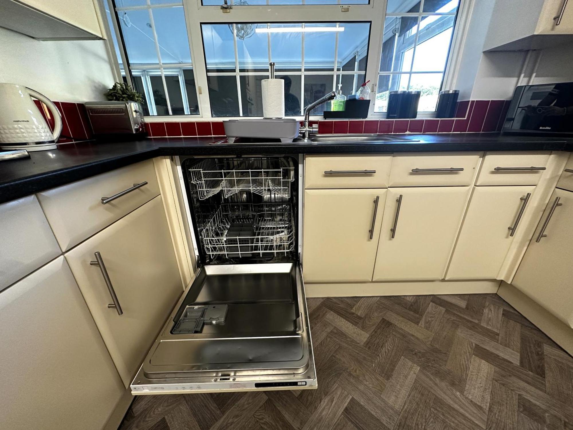 Kennedy Villa - 5 Bedroom House With Hot Tub, Wifi, Free Parkings, Close To Bicester Village Extérieur photo