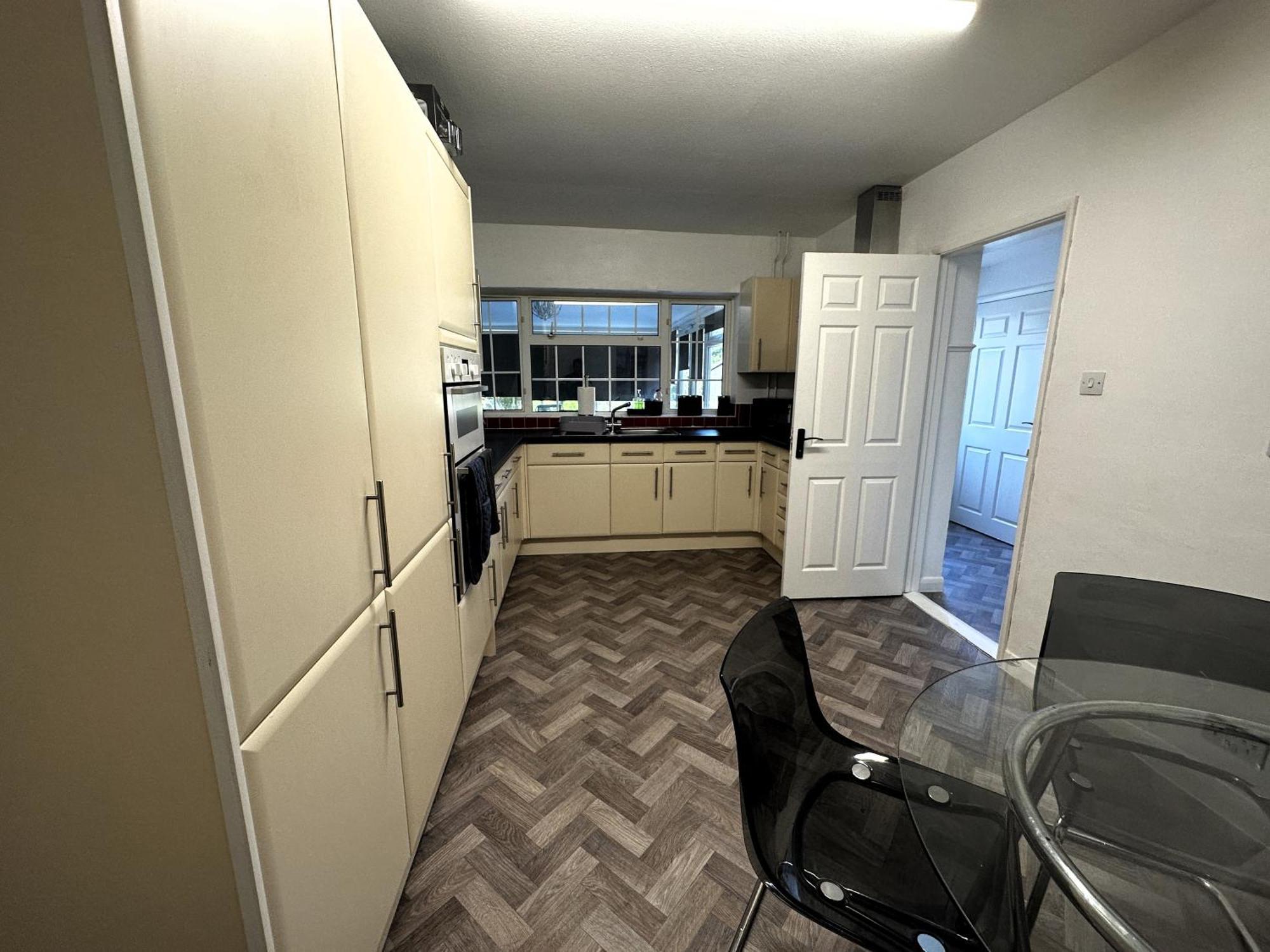 Kennedy Villa - 5 Bedroom House With Hot Tub, Wifi, Free Parkings, Close To Bicester Village Extérieur photo