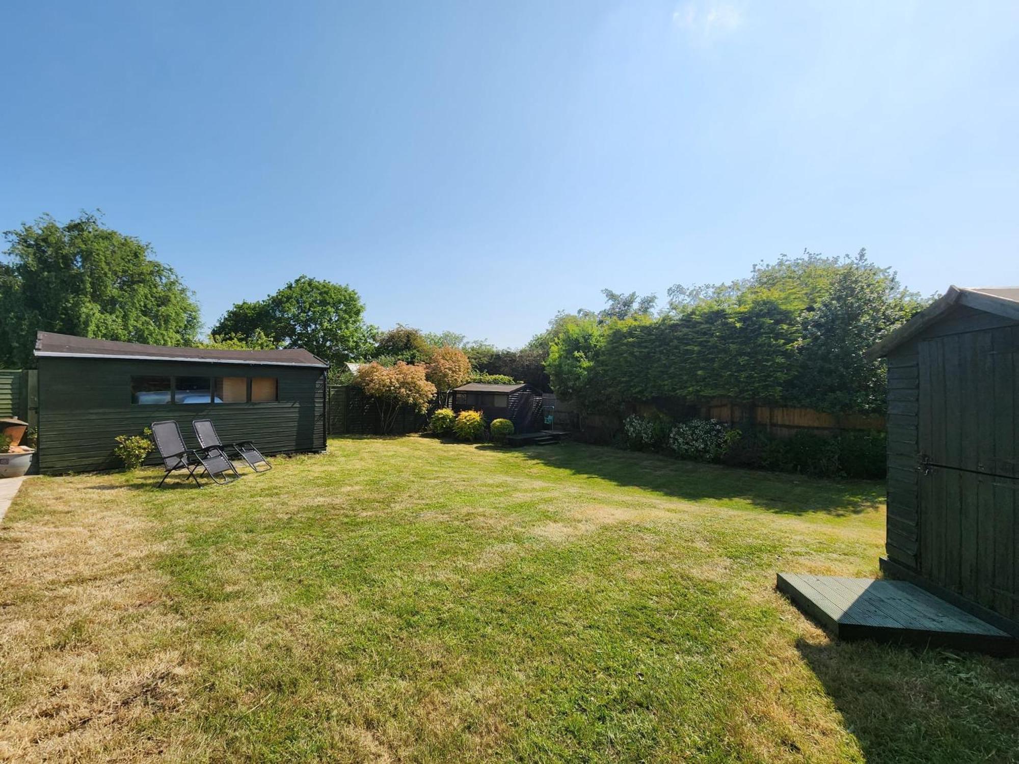 Kennedy Villa - 5 Bedroom House With Hot Tub, Wifi, Free Parkings, Close To Bicester Village Extérieur photo