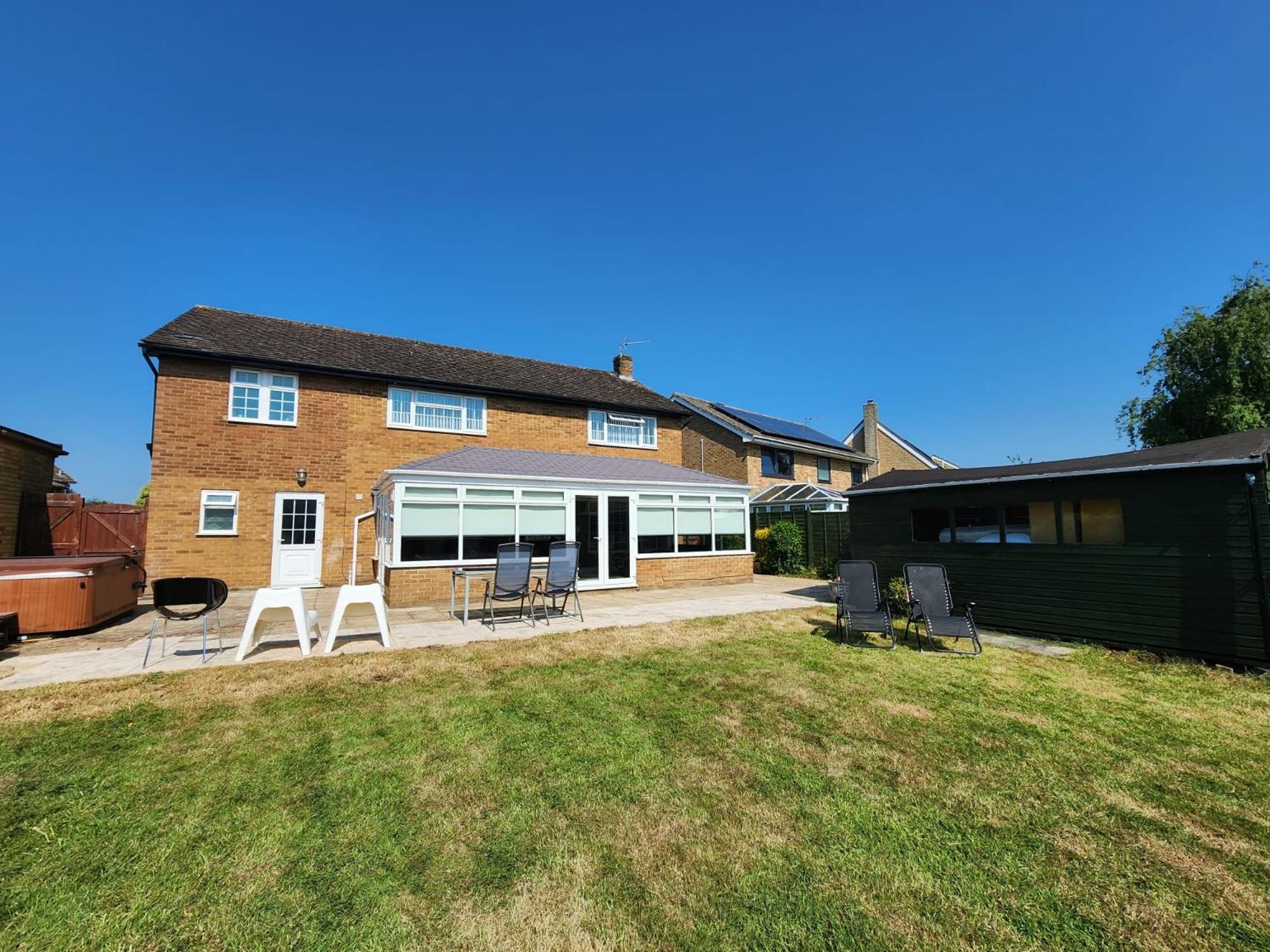 Kennedy Villa - 5 Bedroom House With Hot Tub, Wifi, Free Parkings, Close To Bicester Village Extérieur photo