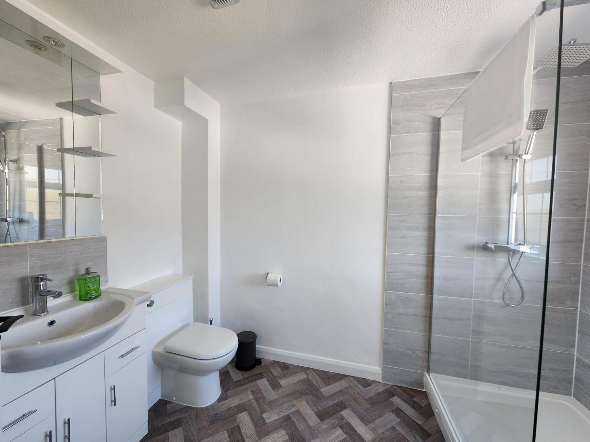 Kennedy Villa - 5 Bedroom House With Hot Tub, Wifi, Free Parkings, Close To Bicester Village Extérieur photo