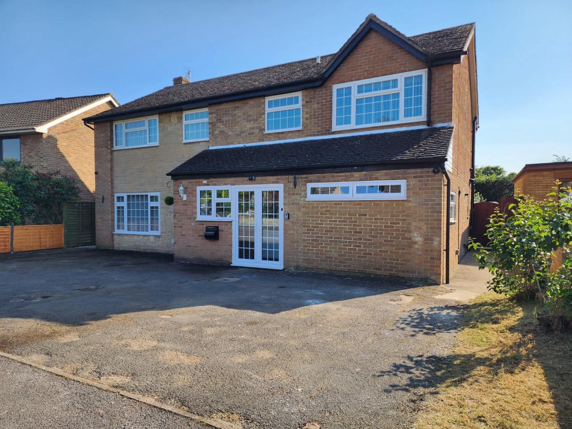 Kennedy Villa - 5 Bedroom House With Hot Tub, Wifi, Free Parkings, Close To Bicester Village Extérieur photo