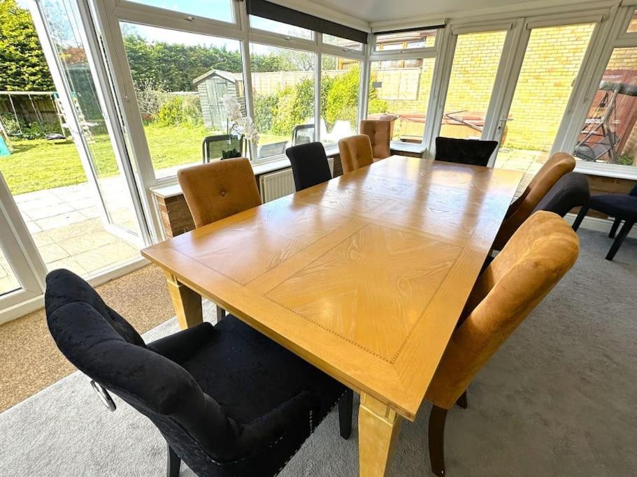 Kennedy Villa - 5 Bedroom House With Hot Tub, Wifi, Free Parkings, Close To Bicester Village Extérieur photo